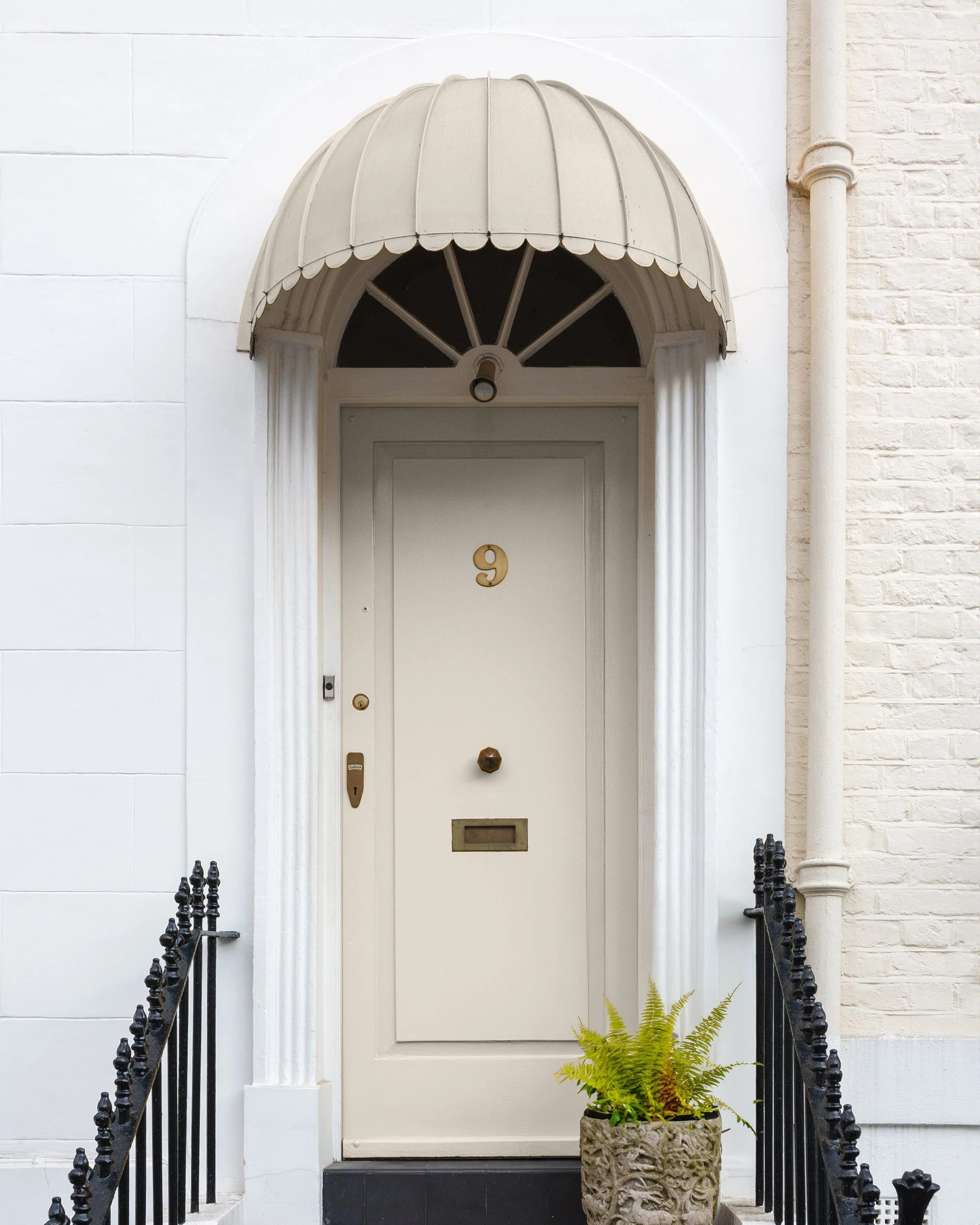 BUTTONING™ EXTERIOR FRONT DOOR PAINT - Image 3